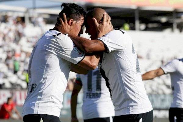 ¿Y si Humberto Suazo, "El Hombre Venido del Planeta Gol", no hubiese salido al mundo?