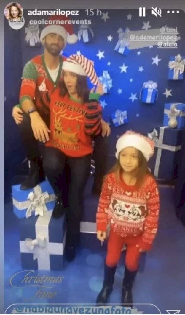 Adamari López y su familia posan para sus primeras fotos navideñas