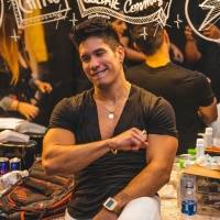 Chyno Miranda celebra el avance de su recuperación bailando salsa