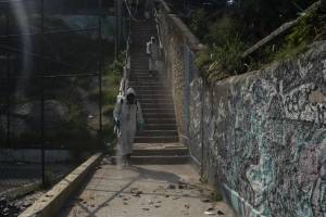 https://www.publimetro.com.mx/mx/noticias/2020/11/25/coronavirus-rio-de-janeiro-descarta-cerrar-el-estado-pese-al-alza-de-casos-muertes-y-ocupacion-en-uci-por-covid-19.html