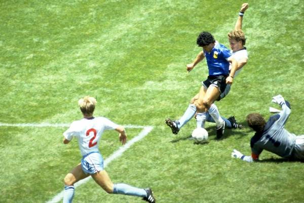 "Barrilete cósmico": el inolvidable relato de Víctor Hugo Morales del gol del siglo de Diego Maradona