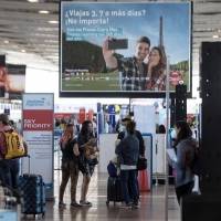 Chile recibe los primeros turistas desde marzo bajo estrictos protocolos
