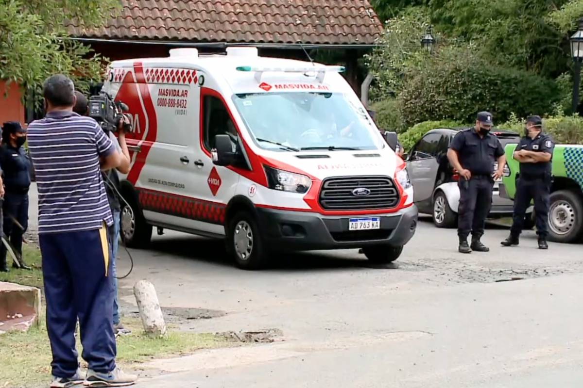 Ambulancias y medios de comunicación abarrotan la casa de Maradona | Publimetro México