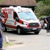 Ambulancias y medios de comunicación abarrotan la casa de Maradona