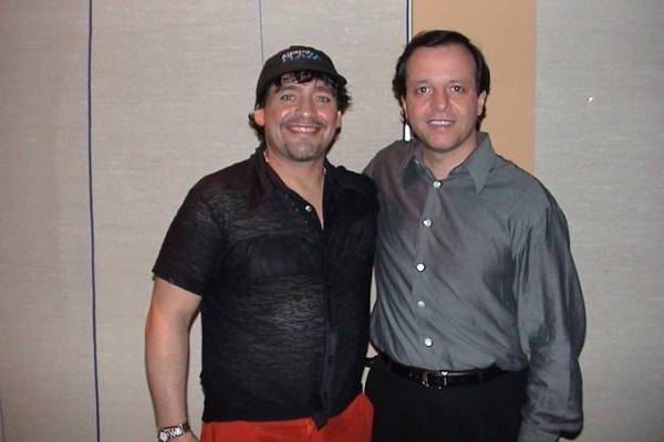 Alberto Plaza recuerda su encuentro con Diego Maradona: "Nunca olvidaré la emoción con que cantaba mis canciones"