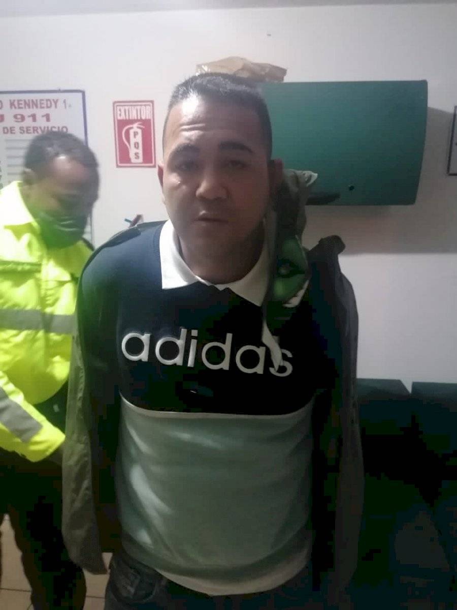 Asaltante de asadero de pollos
