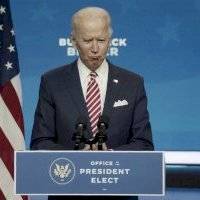 Joe Biden sufrió fracturas en un pie tras caída mientras jugaba con su perro