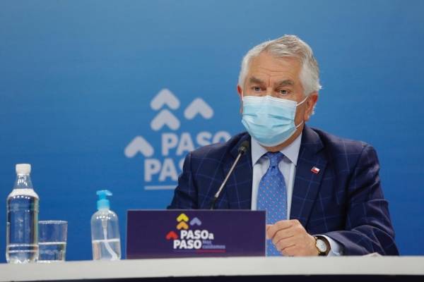 Ministro Paris y la inminente segunda ola coronavirus: "Tenemos el equipamiento, pero el personal está cansado, agotado"