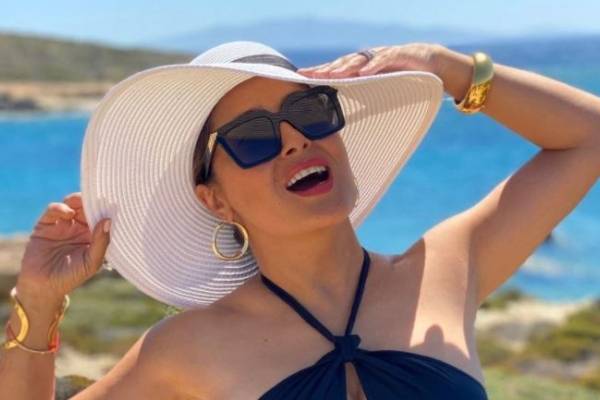 Salma Hayek comparte una foto con su suegra y muestra cómo es su relación con ella