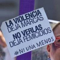 Con apoyos económicos, 500 capitalinas libran violencia en pandemia