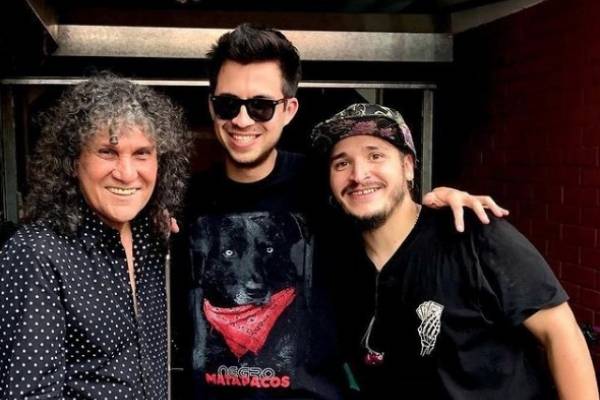 Gustavo Gatica se sumó a Santaferia y Roberto Márquez para tocar un par de canciones
