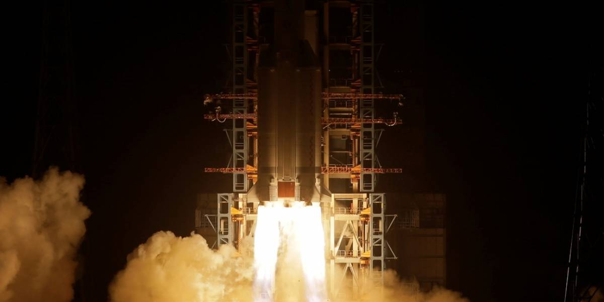La sonda espacial china, Chang'e-5 mostró su aterrizaje y transmitió para la Tierra imágenes de la Luna a color