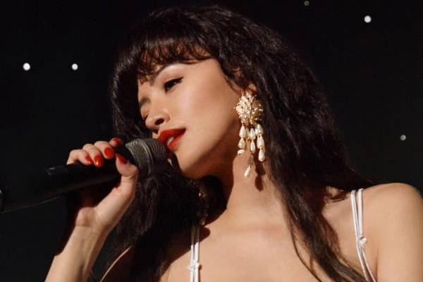 "Selena" llegó a Netflix: todos los detalles de la serie sobre la vida de la fallecida cantante mexicana