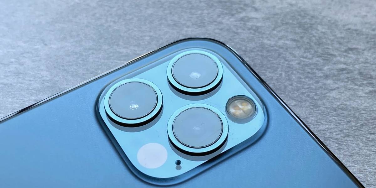 El sistema operativo iOS 14.4 de Apple viene con una alerta sobre cámaras no originales en el iPhone