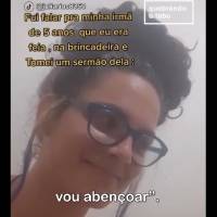 Emocionante: menina se torna viral ao dar bronca em irmã mais velha que se acha feia