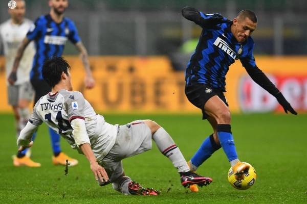 El Inter de Alexis y Vidal le ganó el duelo de chilenos al Bologna de Medel