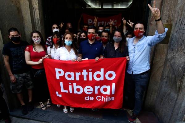 El Partido Liberal remece a la izquierda al anunciar su salida del Frente Amplio