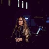 Ednita Nazario: le canta a las locuras del amor