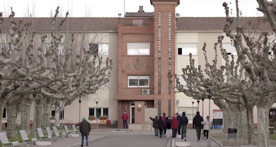 España intensifican prueba a trabajadores de residencia de ancianos