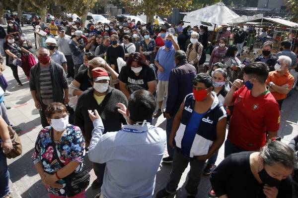 Sepa por qué en Chile es correcto hablar de "rebote" y no de "rebrote" de la pandemia de coronavirus