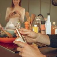 ¿Qué diferencia hay entre IQOS y los vapeadores?