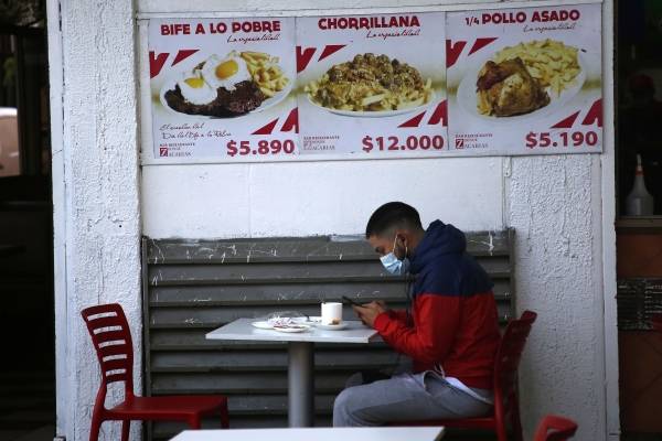 Juicio al Plan Paso a Paso debido al retroceso de la Región Metropolitana a la fase 2
