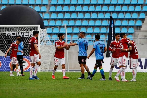 Cada vez se complica más el calendario: la ANFP suspende dos partidos por brotes de covid-19