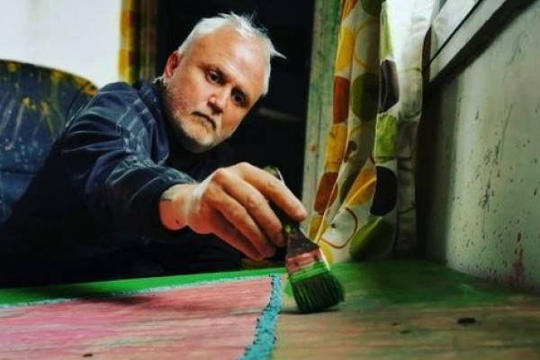 Rumpy presenta exposición de sus pinturas: sus obras van de los 500 mil a los 2 millones