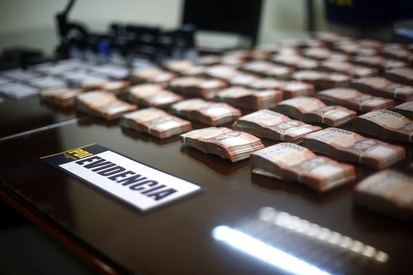 Hermanos médicos estafaron a Fonasa: cirujana y dentista defraudaron $5 mil millones en sólo seis meses