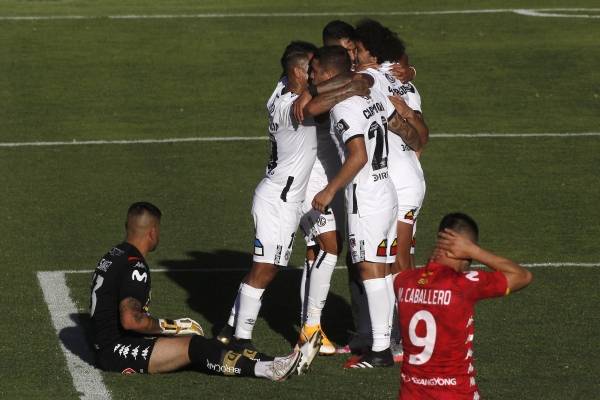 A Colo Colo le volvió el alma al cuerpo tras victoria ante Unión Española