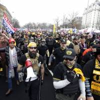 "Esto no es lo que represento": Trump condena posibilidad de más protestas violentas