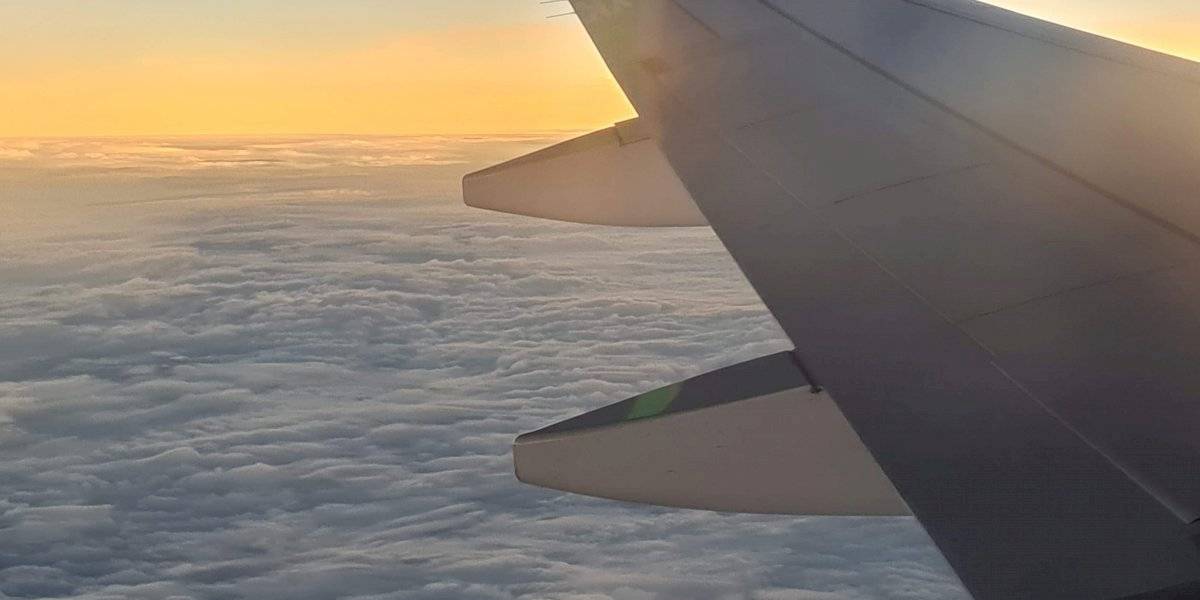 Así fue la experiencia de perseguir la penumbra del eclipse en un avión piloteado por un astronauta