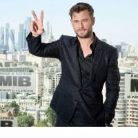 Chris Hemsworth dice que Ryan Reynolds es “el peor actor” en otra pelea increíble de Hollywood
