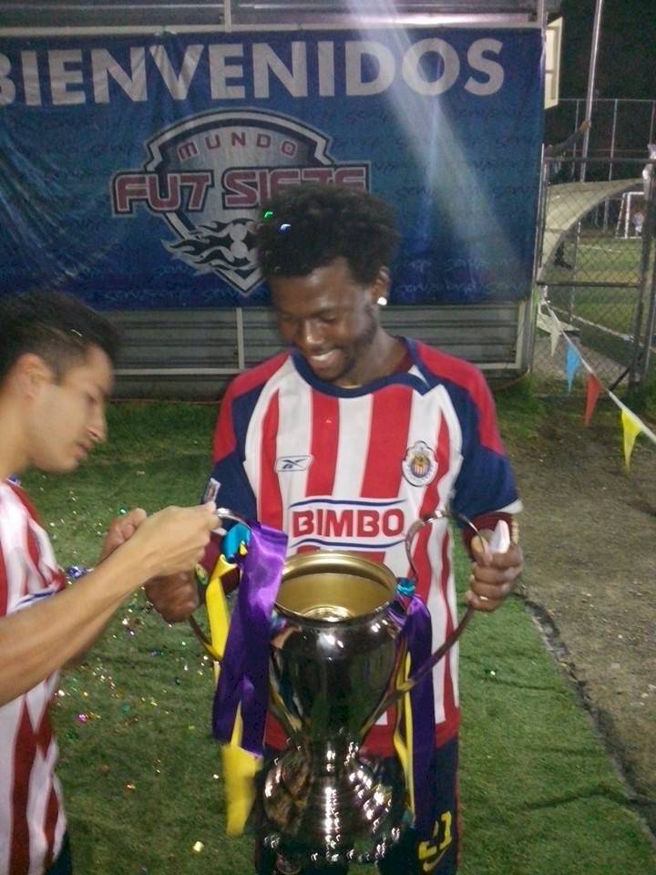 Son historias de jugadores de Brasil, Haití y Camerún que por alguna u otra razón recorren las canchas llaneras de la Ciudad de México y el interior de la República a cambio de dinero.