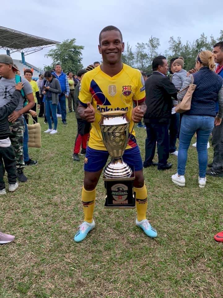 Son historias de jugadores de Brasil, Haití y Camerún que por alguna u otra razón recorren las canchas llaneras de la Ciudad de México y el interior de la República a cambio de dinero.