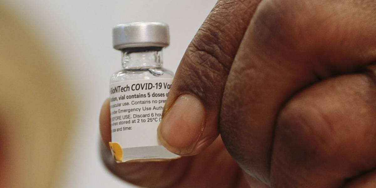 Coronavirus: ¿Quién recibió la primera vacuna en Estados Unidos?