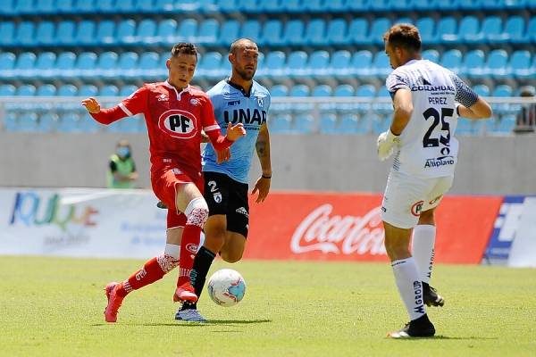 El Minsal propone suspender el Campeonato Nacional para frenar los brotes de covid-19 en los clubes