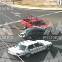 ¿Semáforo intrascendente? Por ignorar la luz roja causa carambola en Edomex