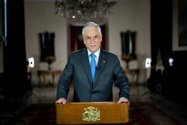 Presidente Sebastián Piñera: "En Chile la vacuna será voluntaria y gratuita para todos"