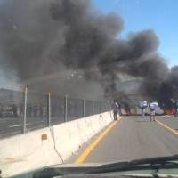 Habitantes de Apaseo el Alto cierran carretera y exigen cuartel de la Guardia Nacional