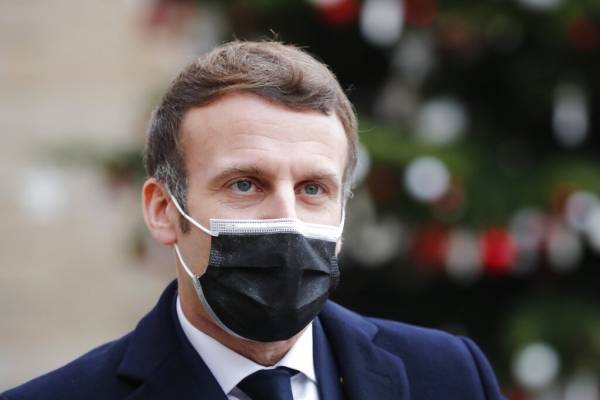 Presidente francés Emmanuel Macron da positivo por coronavirus