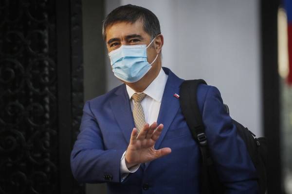 Mario Desbordes renuncia al Ministerio de Defensa en medio de rumores de una carrera presidencial