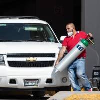 Revisarán en CDMX si hay alza en precios de tanques de oxígeno