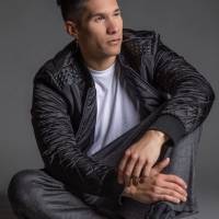 Chyno Miranda celebrar el Disco de Oro obtenido por hit con Nacho
