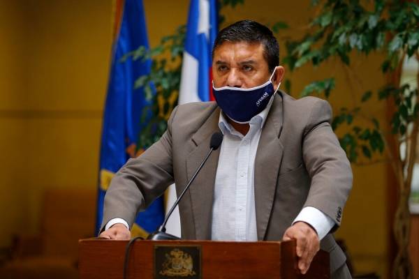 Diputado Pedro Velásquez arremete contra el proyecto de eutanasia con un fail histórico y hablando de "nazismo"