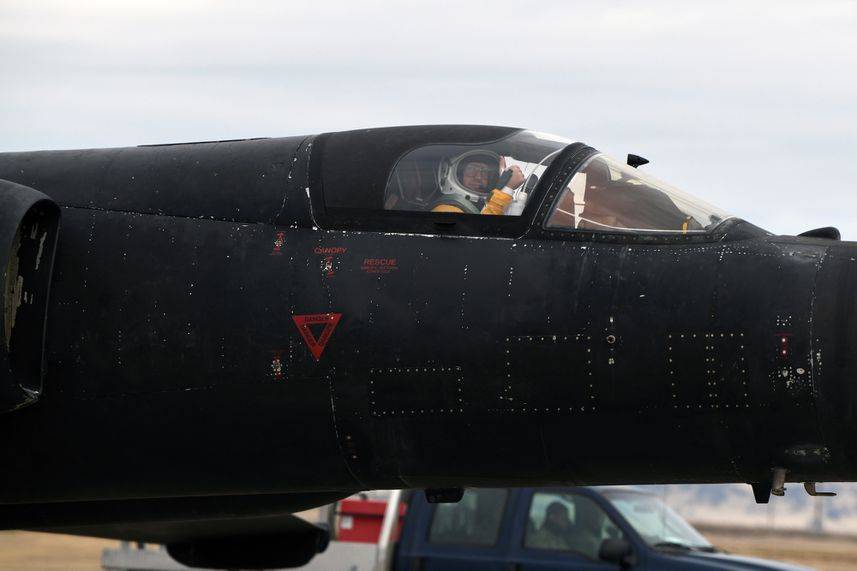 Avión de la Fuerza Aérea con Inteligencia Artificial. 