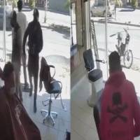 Fingen ser clientes para asaltar barbería en León
