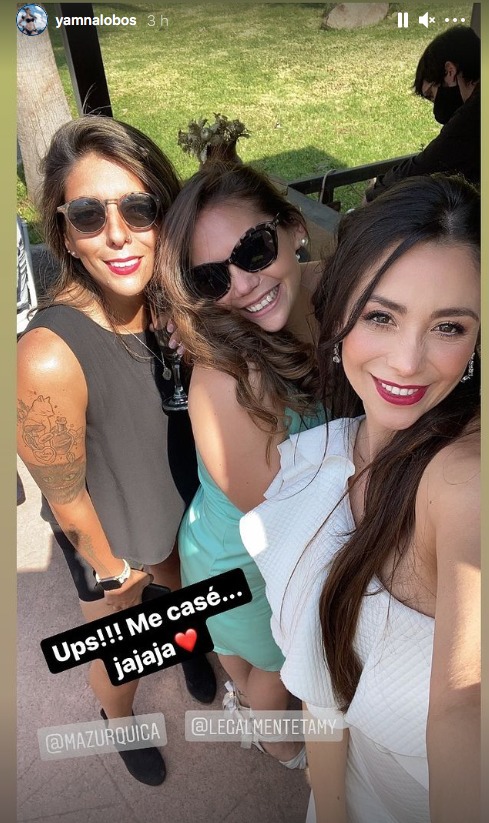 Yamna Lobos estuvo acompañada de sus ex compañeras en rojo