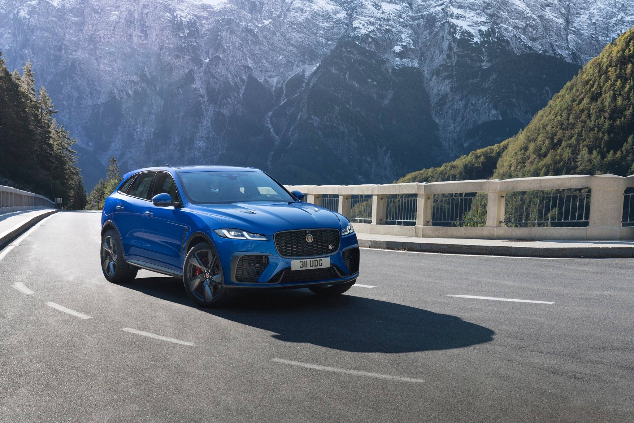 Jaguar F-Pace SVR-2021-