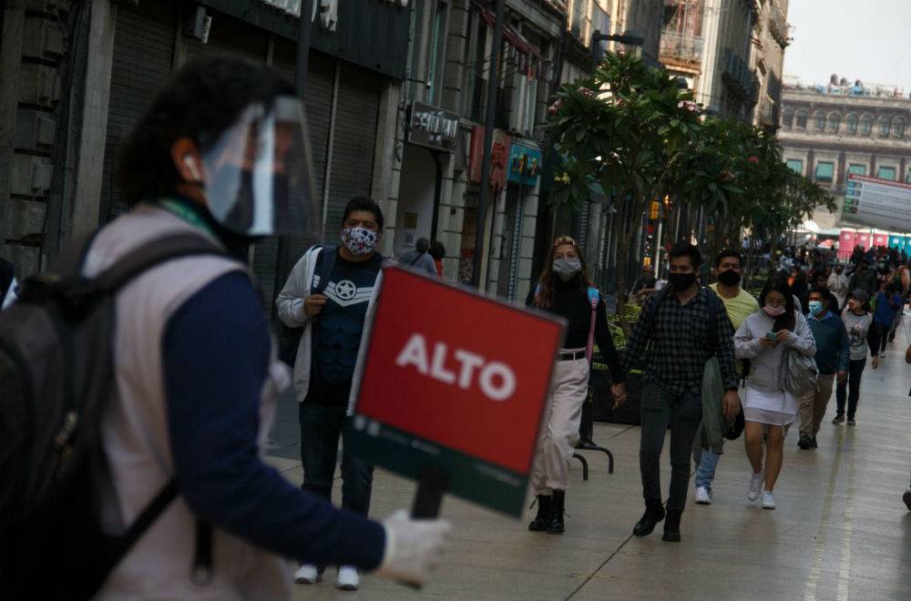 Primer día en semáforo rojo de la CDMX